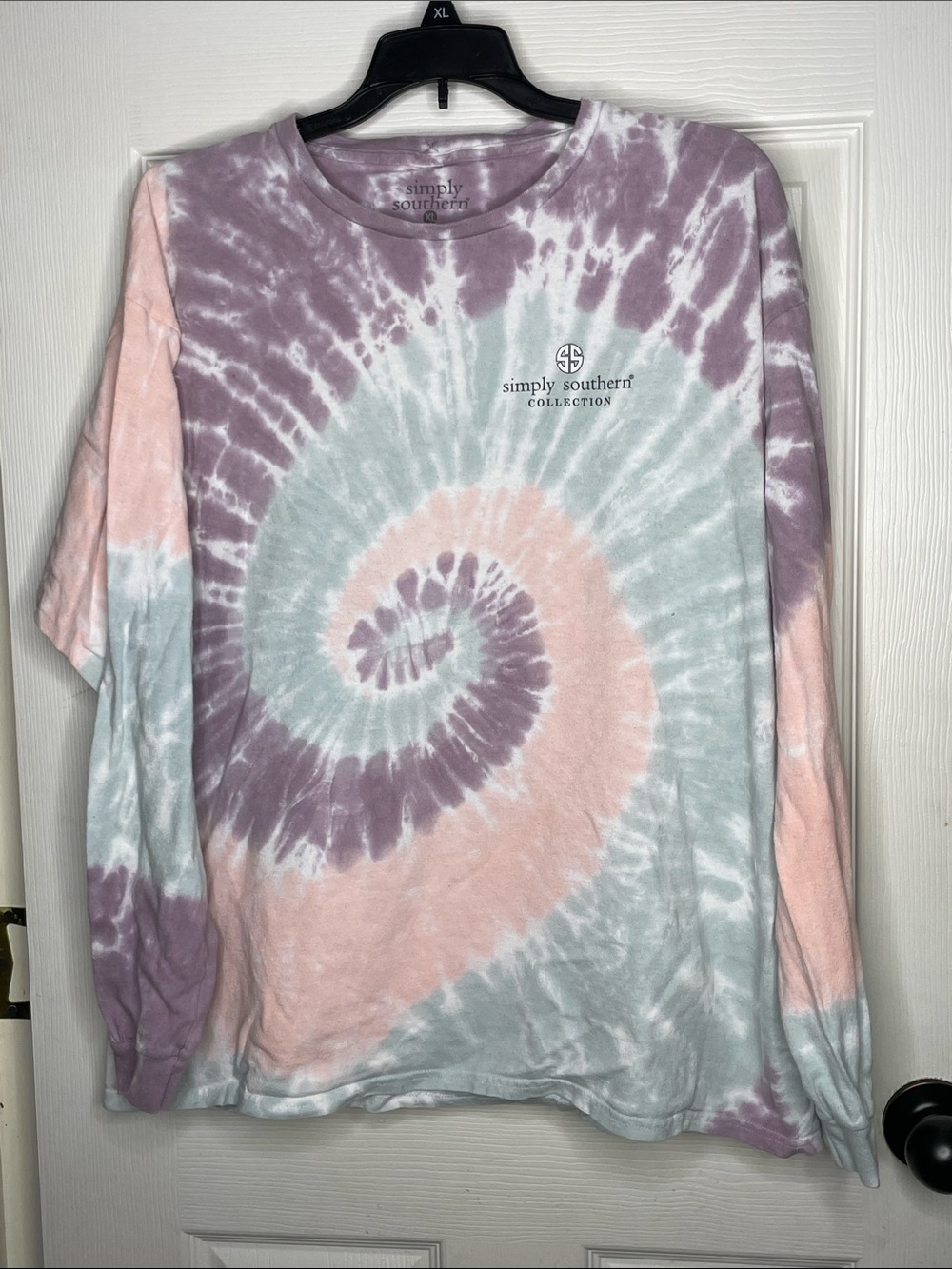 Simply Southern "Fur Mom" Tie-Dye Long Sleeve Tee. Size XL